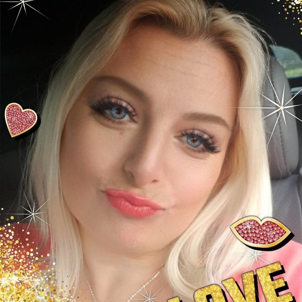 Meet your Posher, Lina